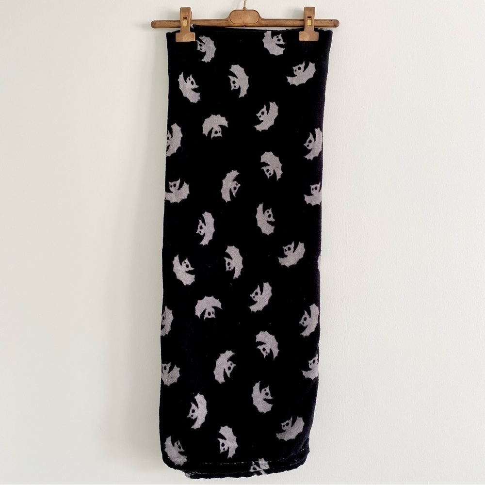 Halloween Bat Black and Gray Cozy Throw Blanket